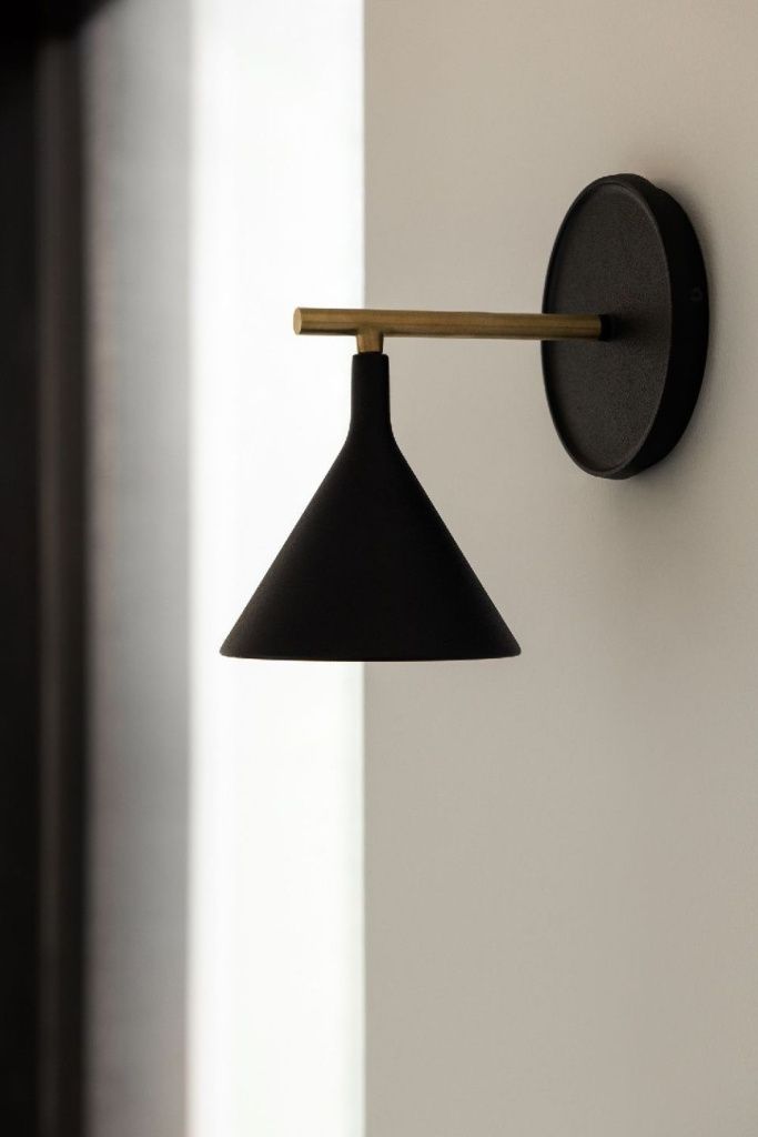 Бра Cast Sconce